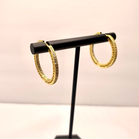 ◾️925 Sterling Silver Gold Plated Sparkles & Pave Hearts
Hoop Earrings - Picture 6 of 10